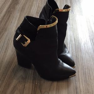 Aldo black bootie